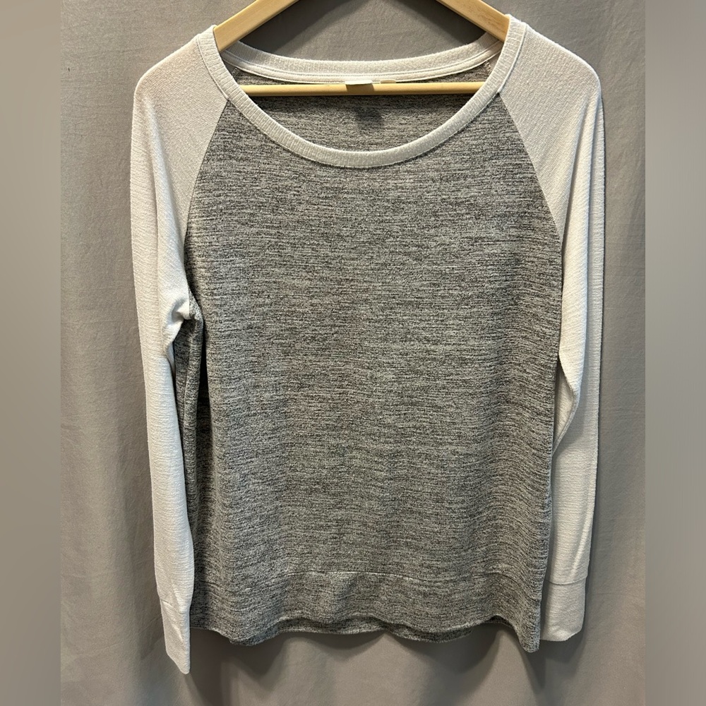 Gap Grey Long Sleeve Raglan T-Shirt - Small